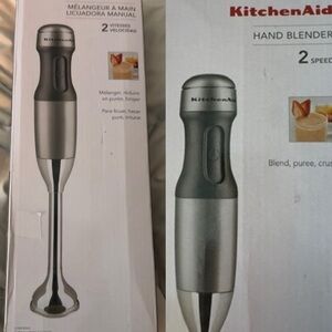 NEW NIB KitchenAid® 2 Speed Hand
Blender, Contour Silver RETAIL $99